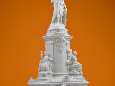 巴黎共和国广场雕塑